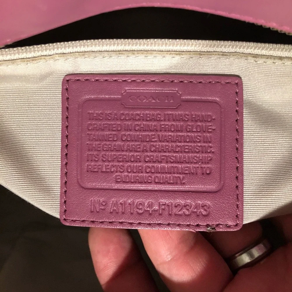COACH F12343 PINK/MAGENTA LEATHER GALLERY EAST WEST TOTE WITH HANGTAG - Picture 14 of 16
